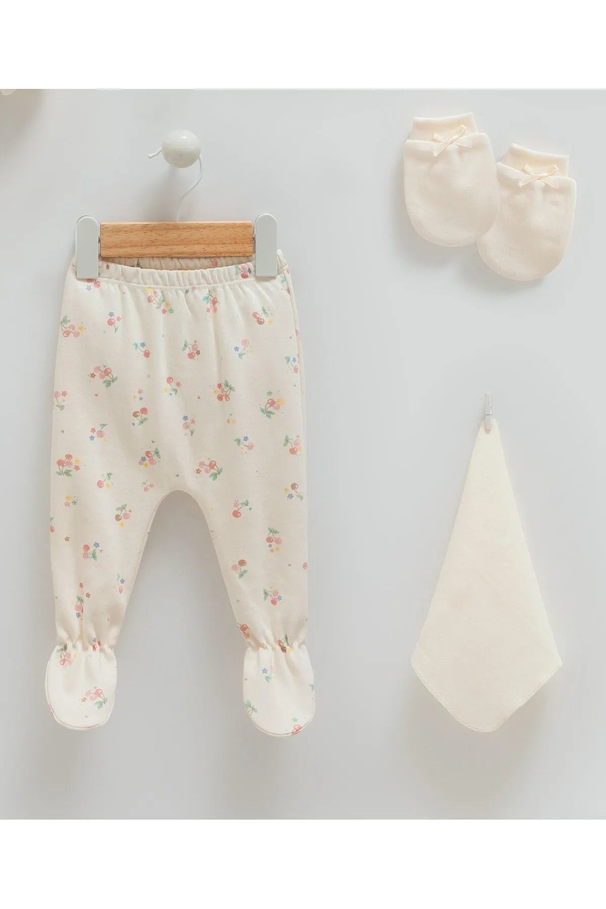 Kiraz Baskılı Kız Bebek 10'lu Hastane Çıkışı - Ekru