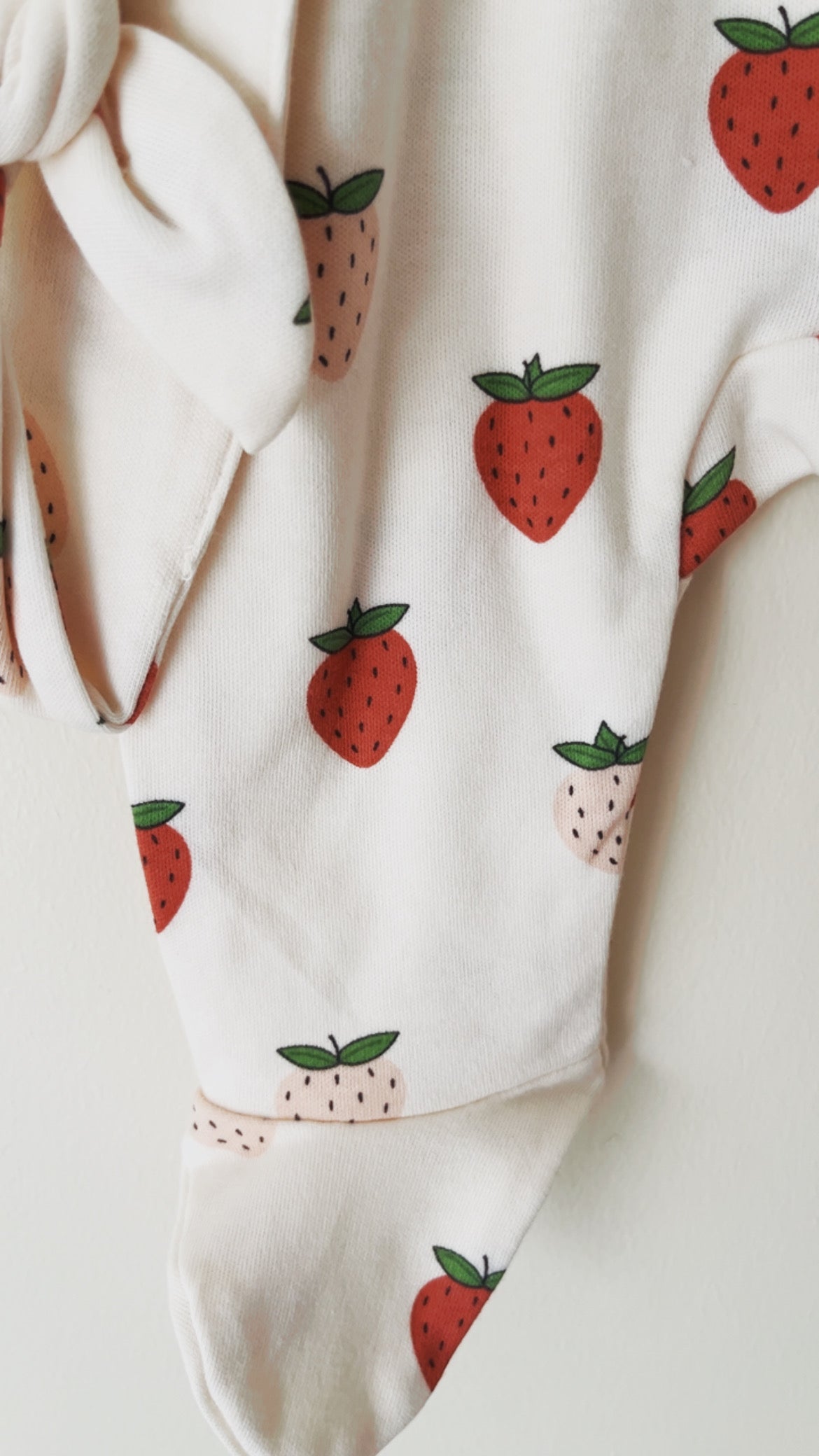 Tiny Strawberry Kız Bebek Tulum ve Toka