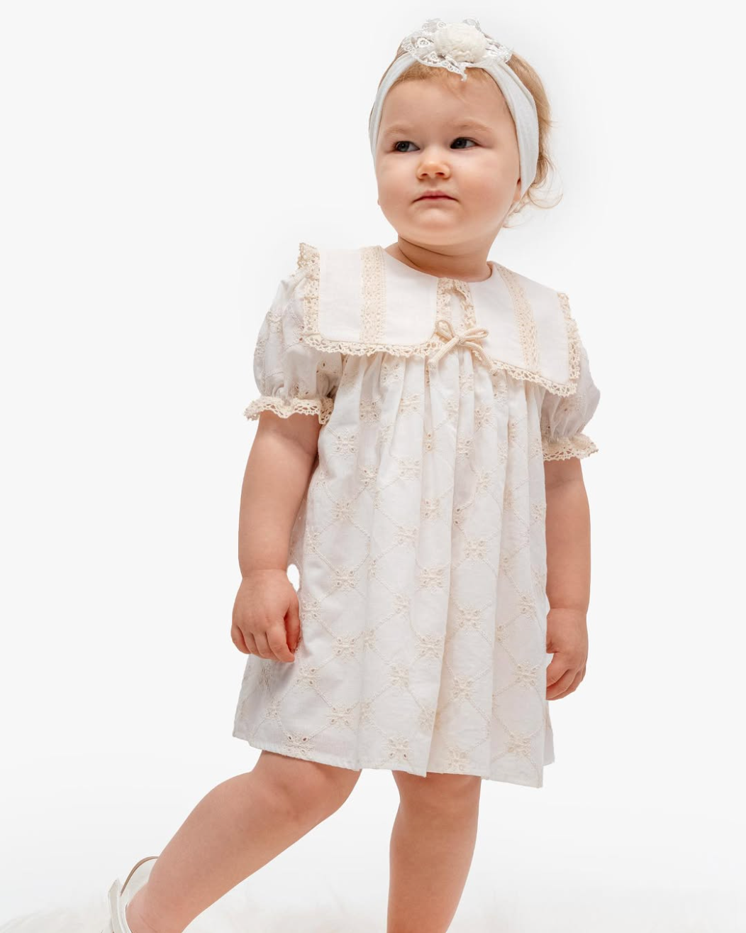 Lily Fisto Detaylı Brodeli Kız Bebek Elbise