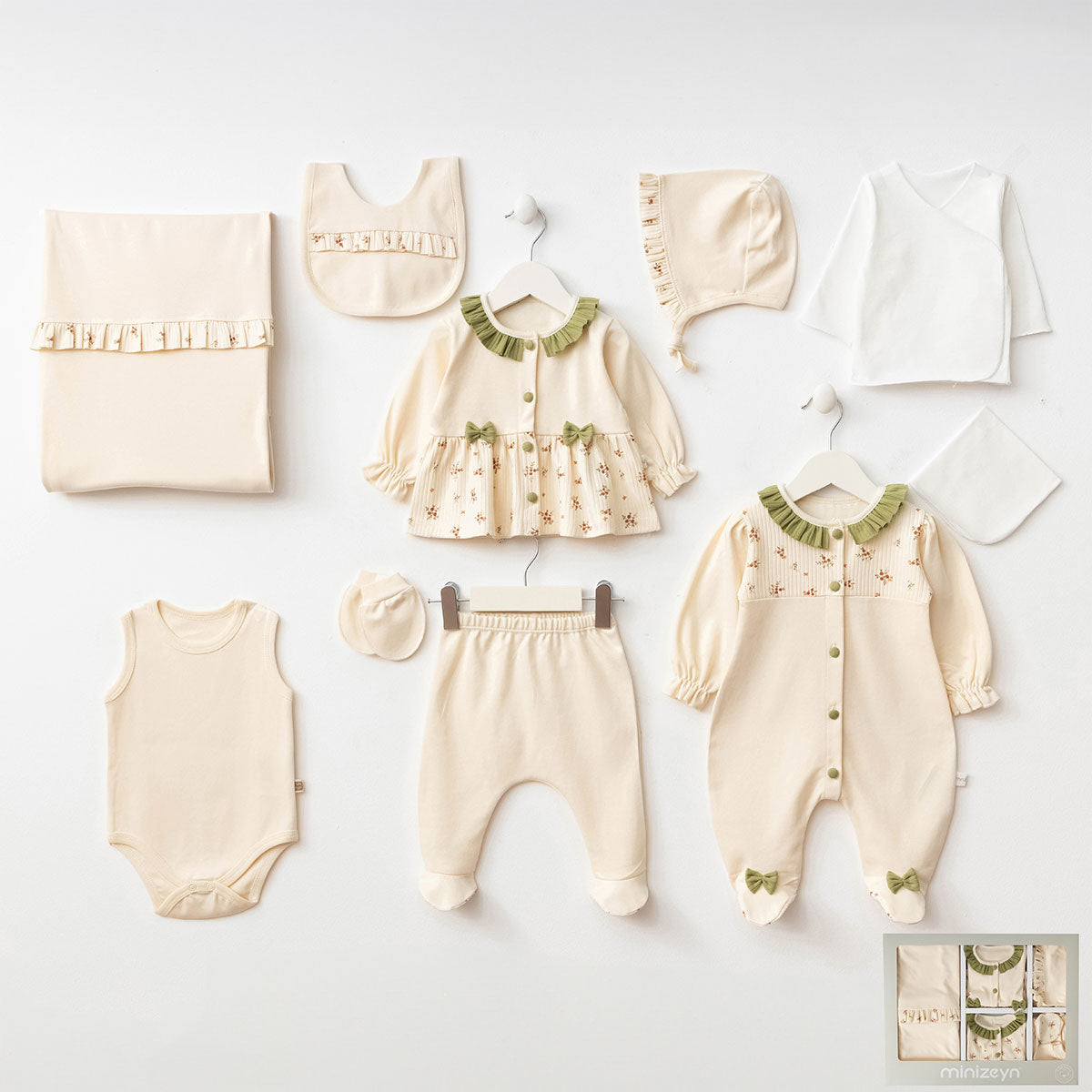 Çıtır Çiçekli 10'lu Kız Bebek Hastane Çıkışı