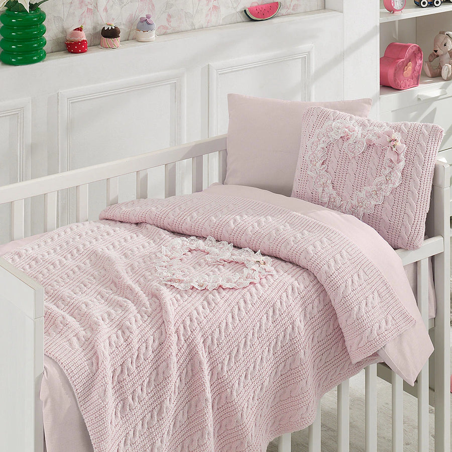 Love Kız Bebek Premium Triko Nevresim Takımı - Kutulu set