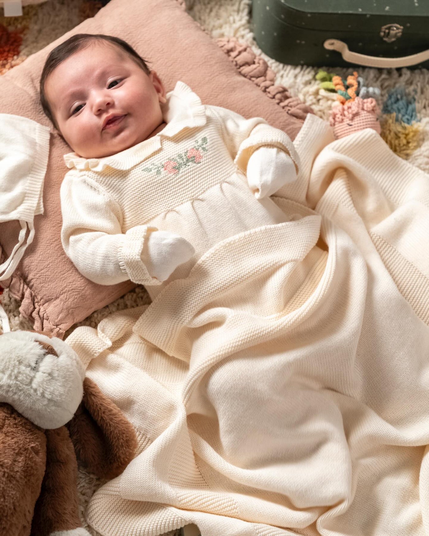 Çiçek Kanaviçe Kız Bebek Triko Hastane Çıkışı Beşli Set