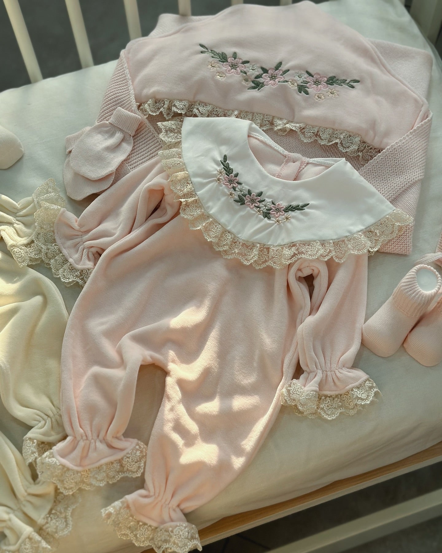 Flower Love Çiçek Nakışlı Kız Bebek Hastane Çıkışı Beşli Set - Pembe