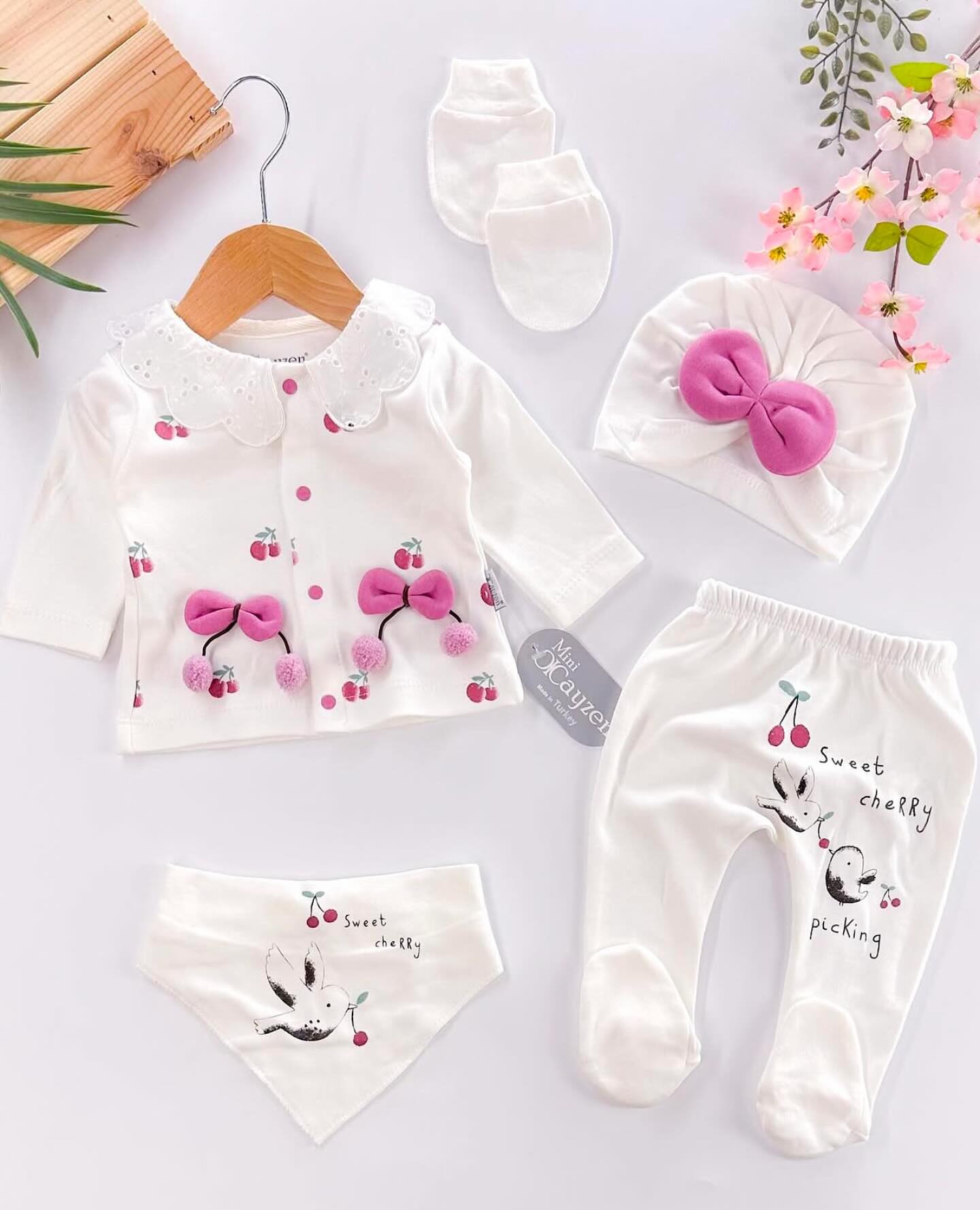 Kirazlı Yenidoğan Kız Bebek 5li Zıbın Takım Hastane Çıkışı 