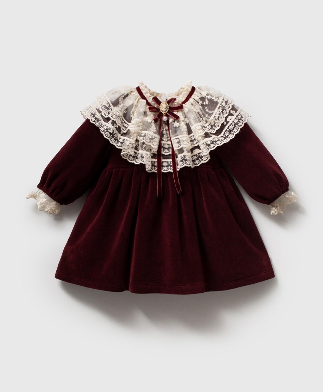 Madalyon Detaylı Dantel Yakalı Kız Bebek Bordo Kadife Vintage Elbise