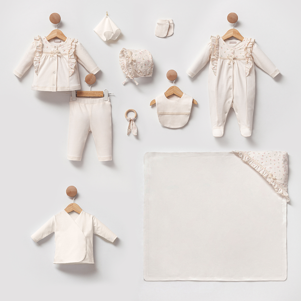 Çiçek Baskılı Fistolu Kız Bebek 10'lu Hastane Çıkışı