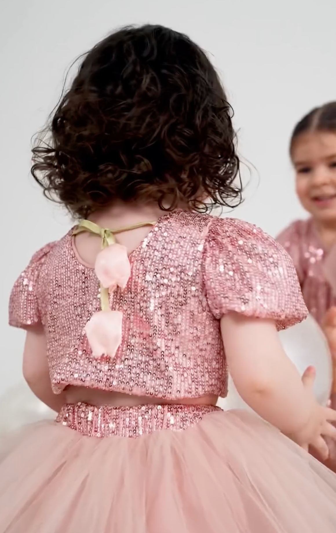 Lale Detay Tütü Etek ve Pullu Payetli Kız Bebek Parti Elbisesi