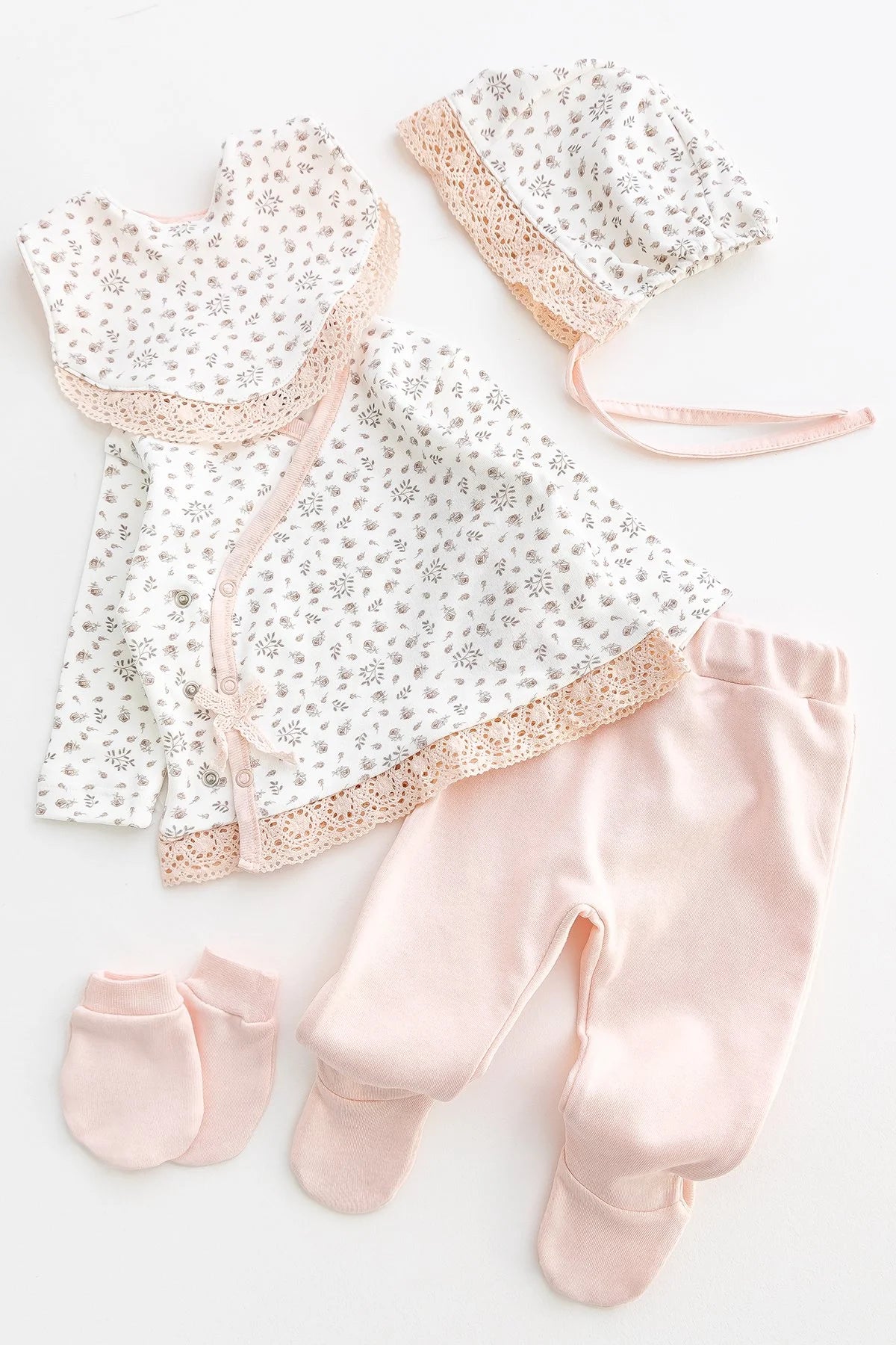 5'li Kız Bebek Hastane Çıkışı