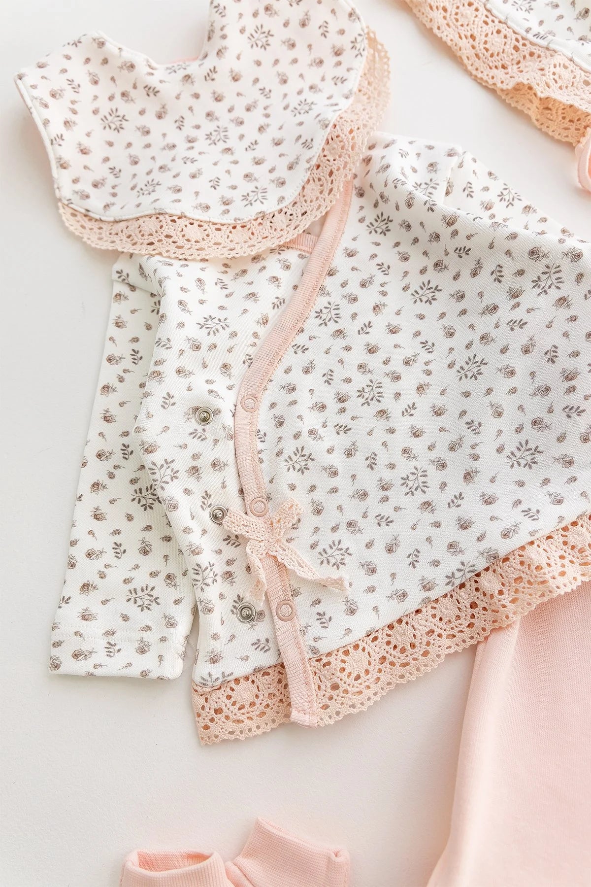 Kız Bebek Hastane Çıkışı